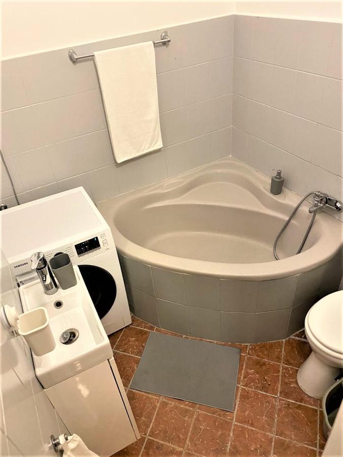 Quiet And Private Studio In The Center Apartment Budapest Luaran gambar