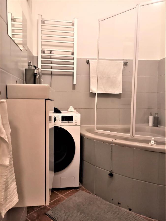 Quiet And Private Studio In The Center Apartment Budapest Luaran gambar